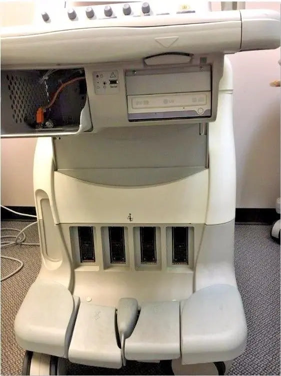 GE LOGIQ 7 Ultrasound CRT Monitor  Software Version R7.5.1 DIAGNOSTIC ULTRASOUND MACHINES FOR SALE