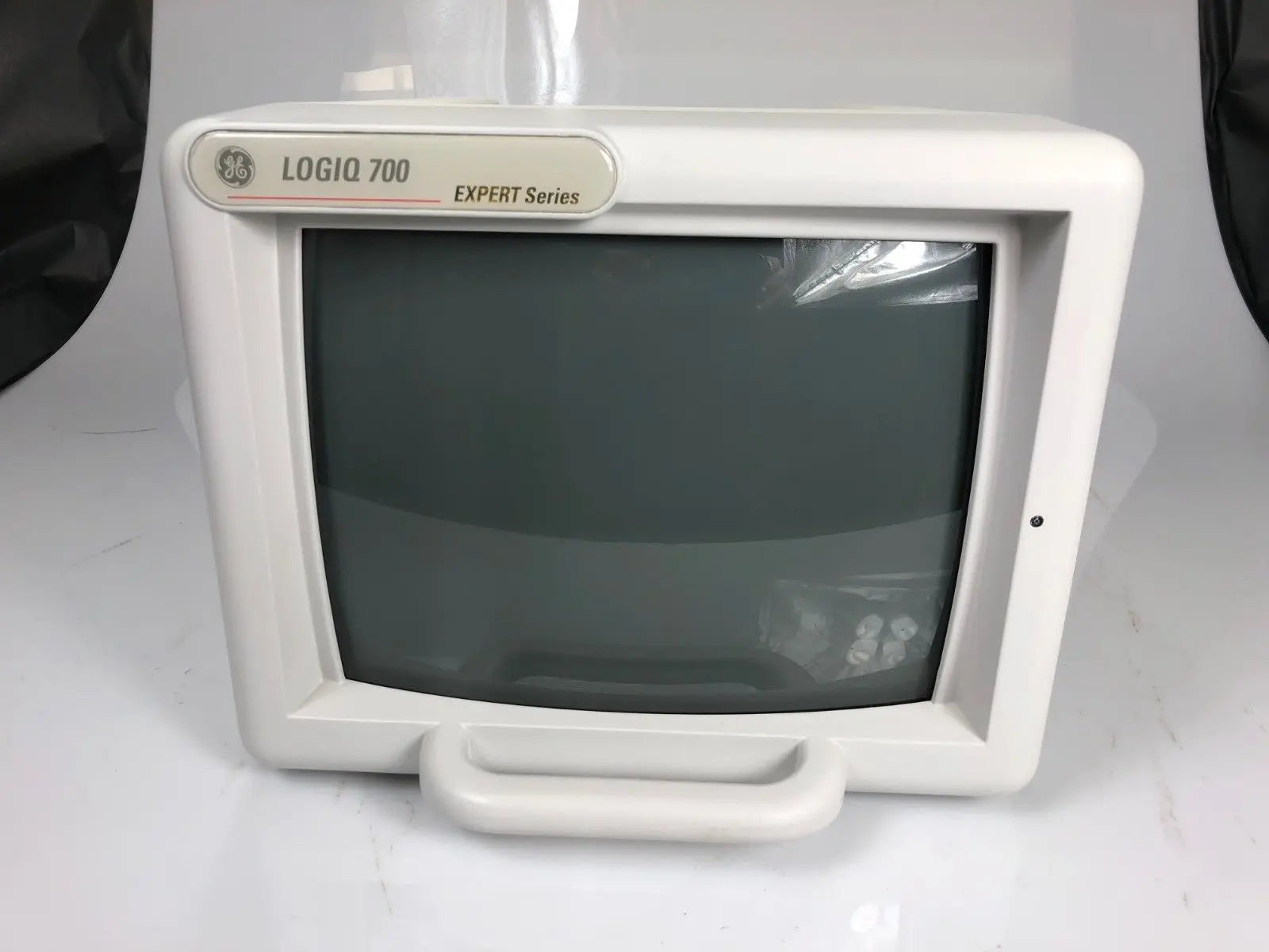 GE Logiq 700 Expert series ultrasound monitor DIAGNOSTIC ULTRASOUND MACHINES FOR SALE