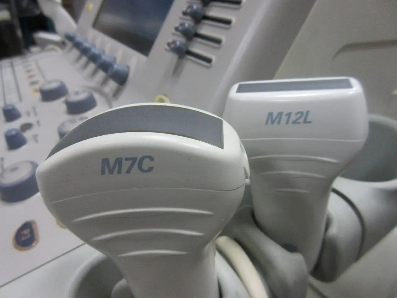 GE Logiq 7  ultrasound LCD with M12L  linear, M7C convex and E8C endovag. DIAGNOSTIC ULTRASOUND MACHINES FOR SALE