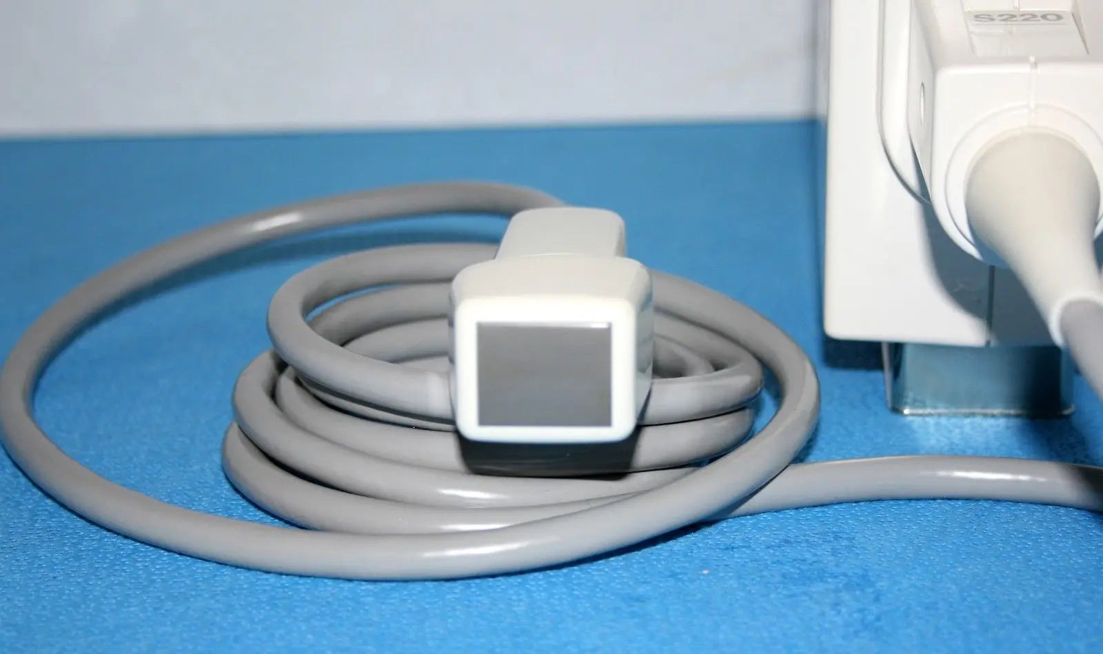GE S220 2.5/D2.2 MHz  LINEAR ARRAY ULTRASOUND TRANSDUCER Probe  Model  2121793-2 DIAGNOSTIC ULTRASOUND MACHINES FOR SALE